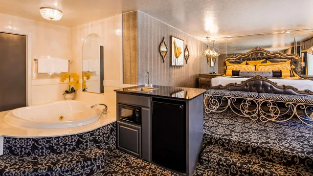 Spa, Suite, King Bed, Large، Best Western Coral Hills 3/3