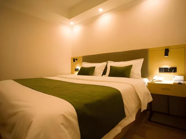 غرفة بسرير كينج وسرير كوين، GreenTree Inn Langfang Development Zone Convention and Exhibition Centre Hotel 2/2