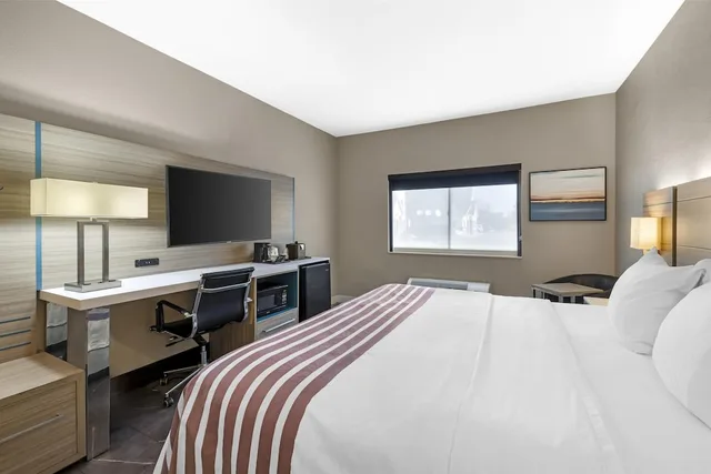 غرفة قياسية بسرير كينج يُسمح فيها بالحيوانات الأليفة لذوي الإعاقة، Best Western Independence Kansas City 7/10