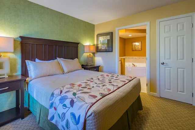 جناح بريميير بسرير كوين بغرفة نوم واحدة، Vacation Village At Berkshires 3/6