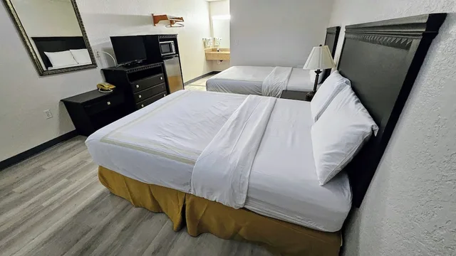 غرفة بسريرين مزدوجين، Budget Inn 3/6