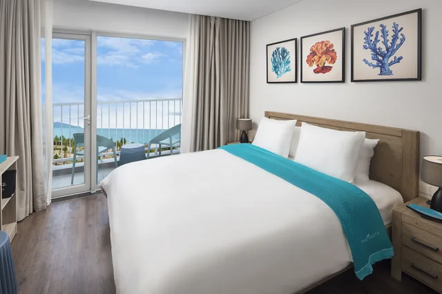 جناح بريميير بسرير كينج وسريرين منفصلين بإطلالة على البحر بغرفتي نوم، The Pearl Hoi An 2/10