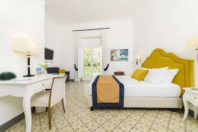 غرفة ديلوكس بسرير كينج بشرفة، Amalfi Luxury House 5/9