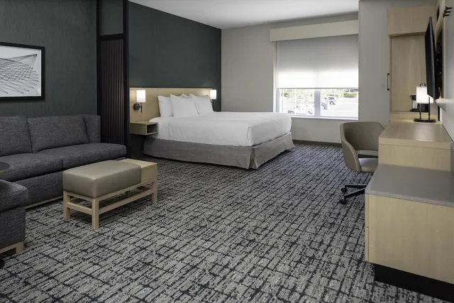 غرفة بسرير كينج مع أريكة لذوي الإعاقة، Hyatt Place Charlotte/University 1/2
