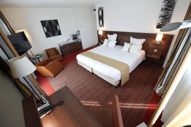جناح بسرير كينج مع أريكة، HOLIDAY INN MULHOUSE 1/10