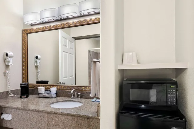 غرفة قياسية بسريرين كوين، Best Western George West Executive Inn 6/8