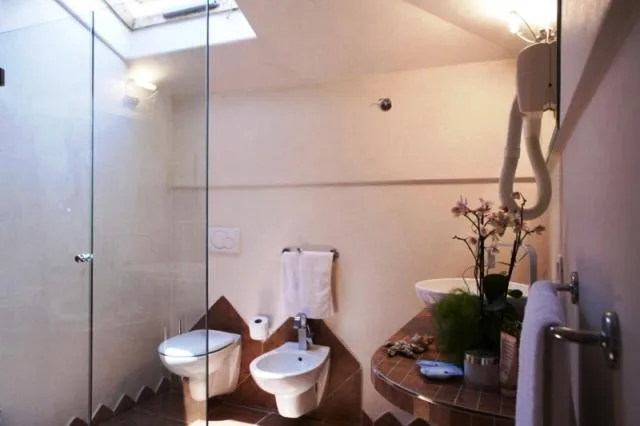 غرفة رباعية، Derby Hotel 3/3