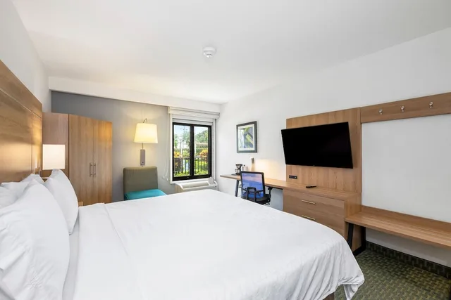 غرفة قياسية بسرير كينج، Holiday Inn Express San Jose Costa Rica Airport 5/10