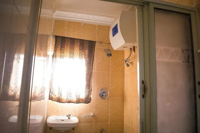Executive, Queen Bed, Isno Hotels Lagos 3/4