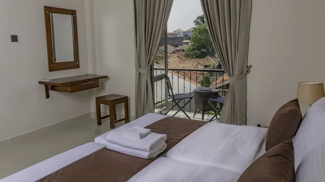 غرفة ديلوكس بسريرين منفصلين بإطلالة على القناة، Hive 68 - Hotel And Resorts Negombo 4/6