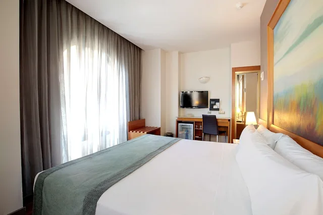 Room, Single, Double Bed, Catalonia Excelsior 3/10