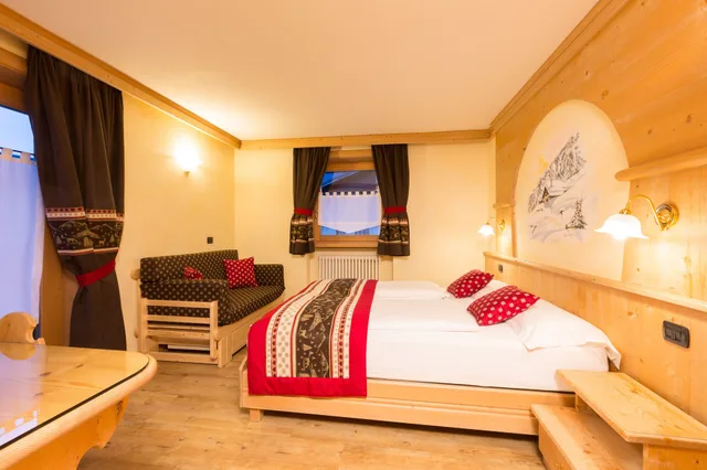 Comfort, Crosal Hotel 2/10