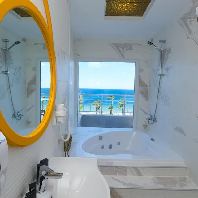 جناح بجاكوزي، Sea City Devran Hotel & Spa 8/10