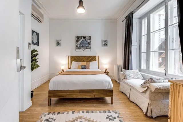 غرفة قياسية بسرير كوين، Hotel Manoir des Remparts 9/10