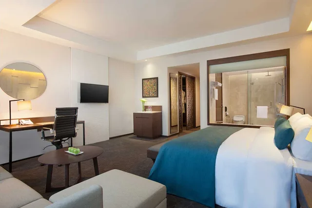 جناح جونيور بسرير كينج مع دخول صالة النادي، Crowne Plaza Bandung 2/3
