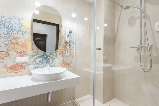 غرفة فاخرة ثلاثية، Ester Hotel 3/3