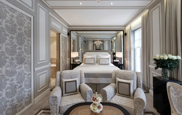 Junior Suite, King Bed, Hotel Sacher Salzburg 1/2