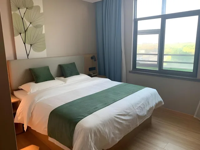 غرفة ديلوكس بسرير كينج وسرير كوين، GREENTREE INN ZHEJIANG SHAOXING SHANGYU DISTRICT HIGH-SPEED RAIL STATION BUSINESS HOTEL 1/1