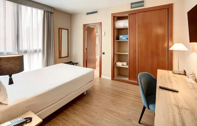 غرفة بسرير مزدوج، Sercotel Cornella Barcelona (ex. Nh Cornella) 9/10
