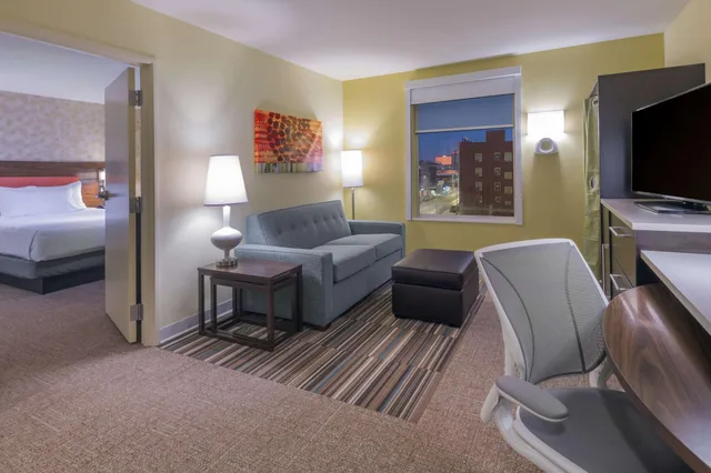 جناح بشرفة بغرفة نوم واحدة، Home2 Suites Kansas City Downtown 2/4