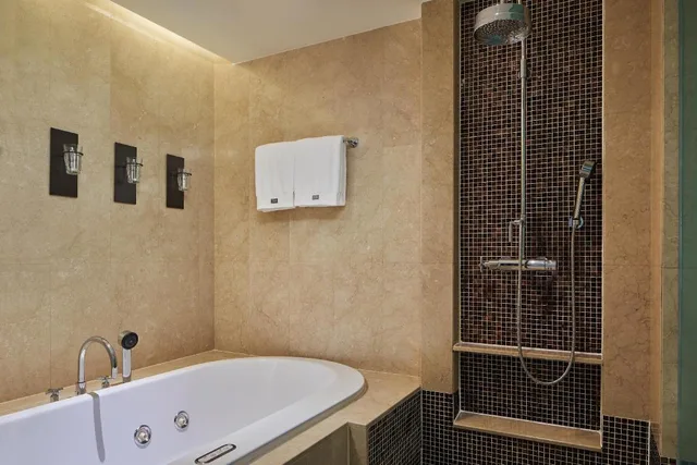1 Bedroom, Presidential, Suite, King Bed, Jetted Tub, Club Lounge Access, The Westin Kuala Lumpur Hotel 2/3