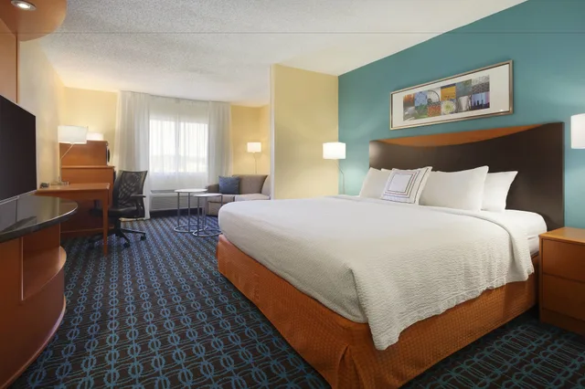 جناح تنفيذي بسرير كينج مع أريكة، Fairfield Inn & Suites Longview 1/2