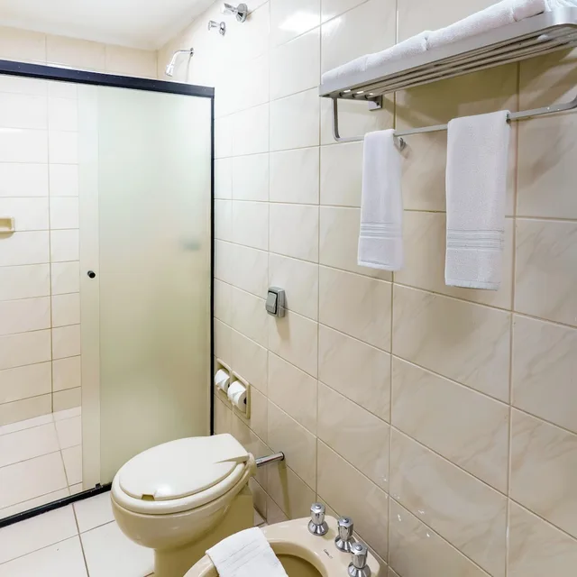 جناح بسريرين منفصلين، Hotel Augusta Boulevard 6/8
