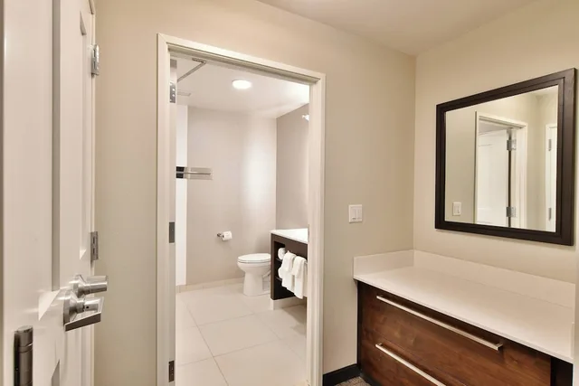 جناح بسريرين مزدوجين بغرفتي نوم، Residence Inn by Marriott Eau Claire 6/8