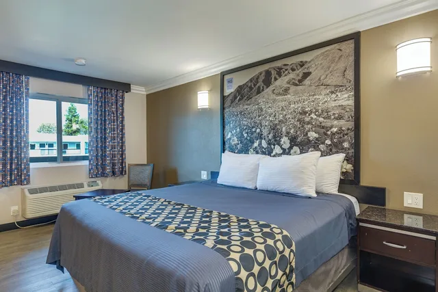 غرفة كومفورت بسرير كينج، Hotel Seville 6/8