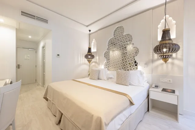 غرفة ديلوكس بسرير مزدوج، Hotel Saray 1/10