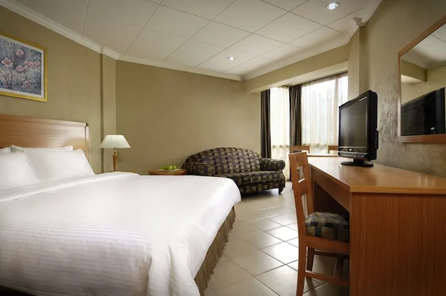 غرفة قياسية بسرير كينج، Berjaya Beau Vallon Bay Resort & Casino 1/3