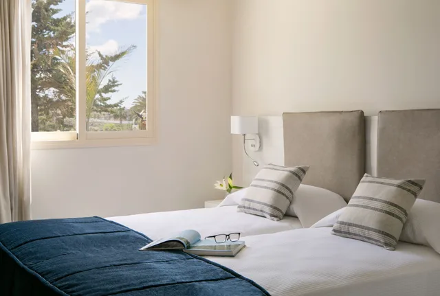 Family, Twin Beds, Inland View, 2 Sofa، Louis Paphos Breeze 2/4