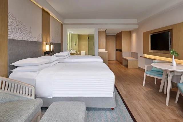 غرفة بسريرين مزدوجين بإطلالة على المسبح، Phuket Marriott Resort & Spa, Merlin Beach 3/10