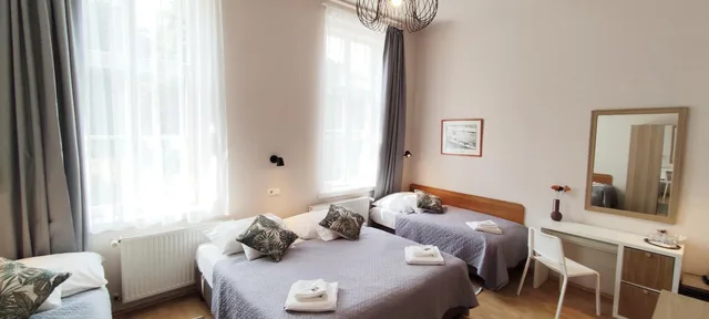 غرفة رباعية، Csaszar 7/10