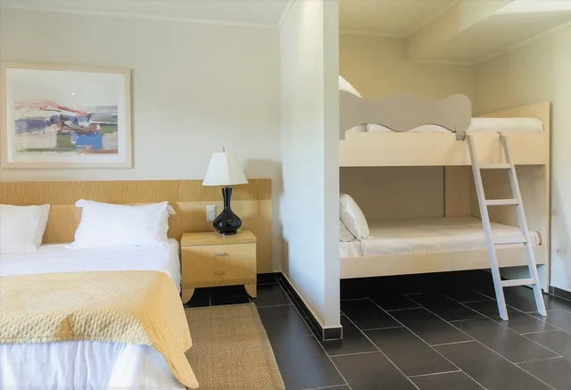 Family room Open Plan، Out of the Blue Resort 3/4