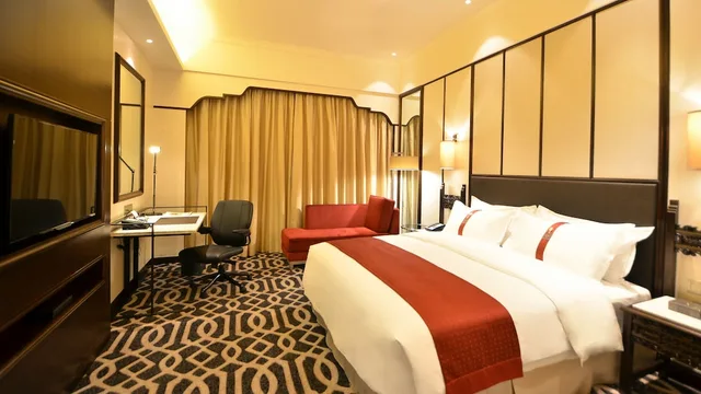غرفة قياسية بسرير كينج مع دخول صالة النادي، Holiday Inn Guangzhou Airport Zone 3/3
