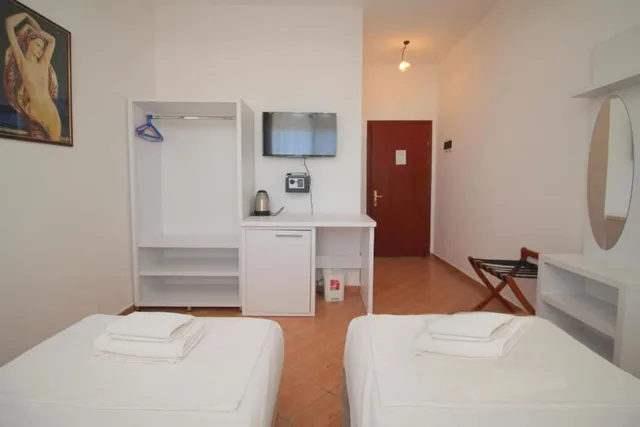 غرفة ديلوكس بسريرين منفصلين بشرفة، Hotel Oskar 4/8