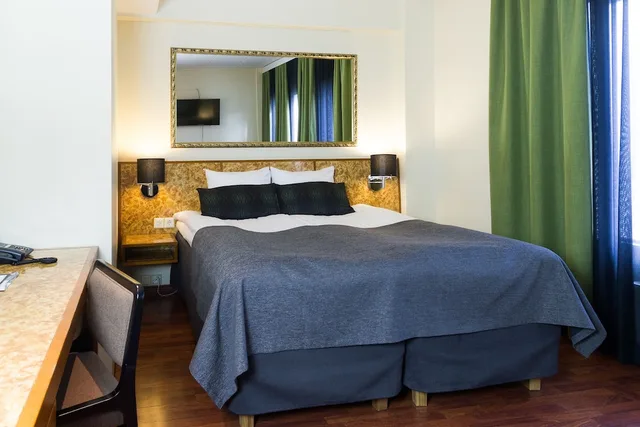 Standard, Queen Bed, Hotel Verso 1/4