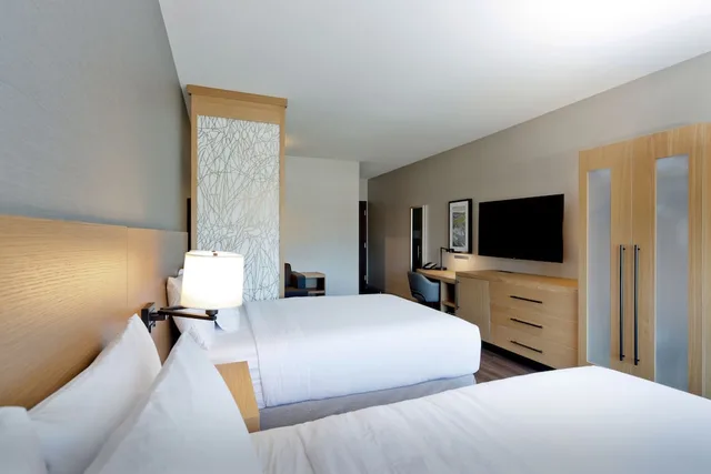 غرفة بسريرين كوين مع أريكة في طابق مرتفع، Hyatt Place Kelowna 2/3