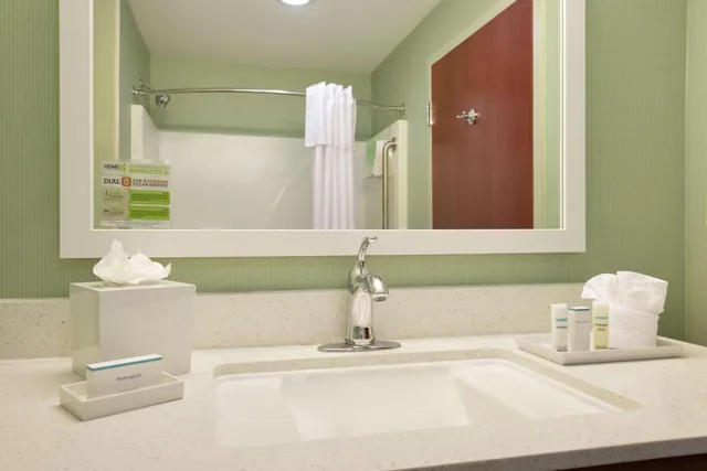 جناح بسرير كينج بغرفة نوم واحدة مع أريكة، Home2 Suites By Hilton Florida City Fl 2/7