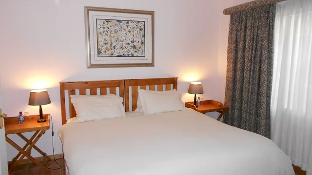 Apartment, King Bed, Sofa, Red Mountain House 3/4