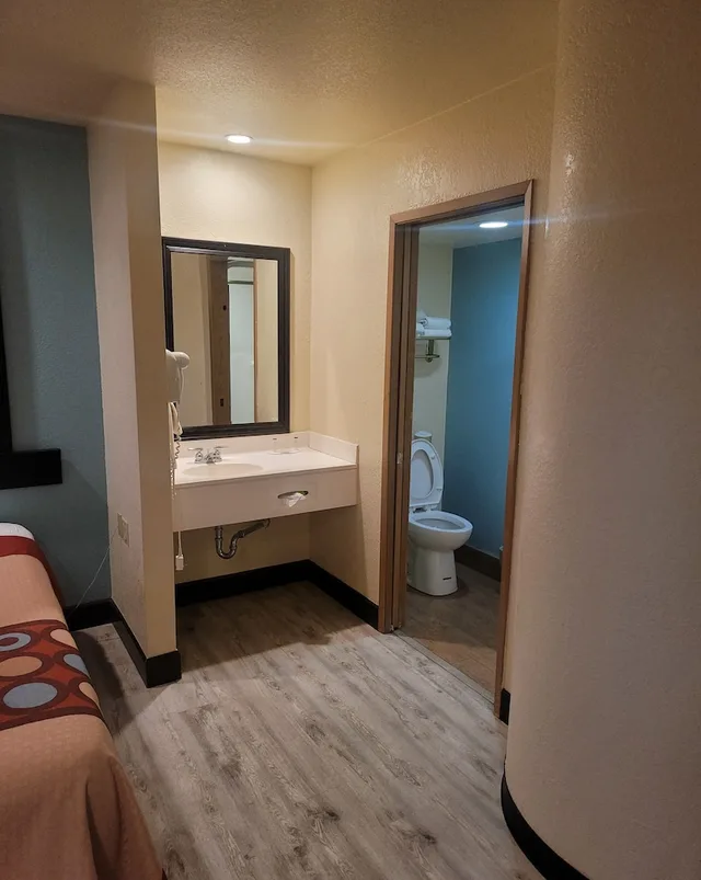 Standard, 2 Queen Beds, Super 8 by Wyndham Show Low 10/10