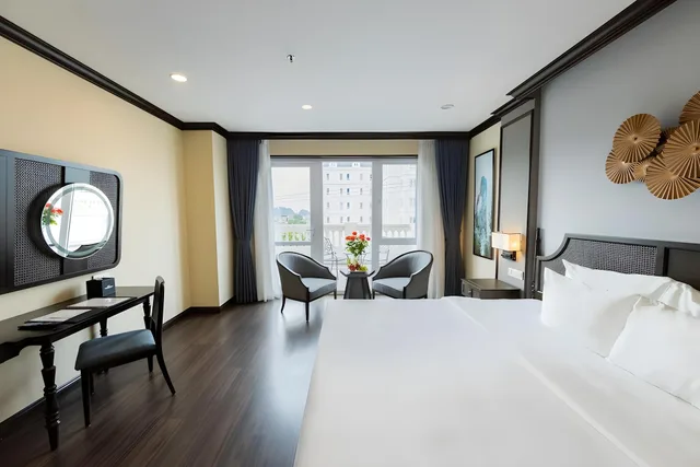 Grand, Connecting, Suite, Queen Bed, Sofa, Interior Wing، Ninh Binh Legend Hotel 1/2