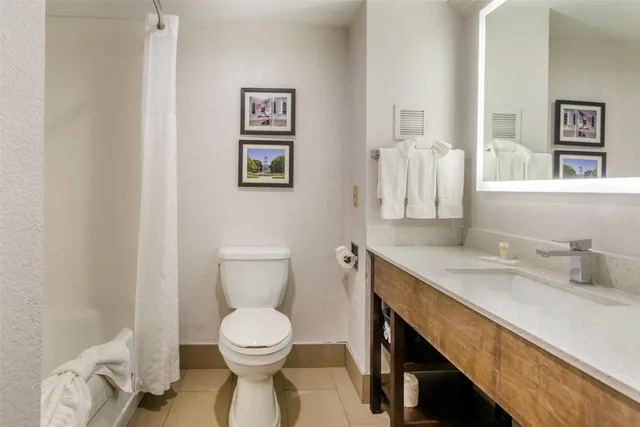 جناح بسرير كينج، Comfort Suites Downtown Sacramento 6/7