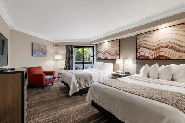 جناح بسرير كوين بجاكوزي، Best Western Plus Wine Country Inn & Suites 3/10