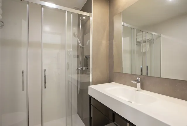 غرفة بسرير مزدوج أو سريرين منفصلين بشرفة، Hotel Porcel Ganivet 8/10