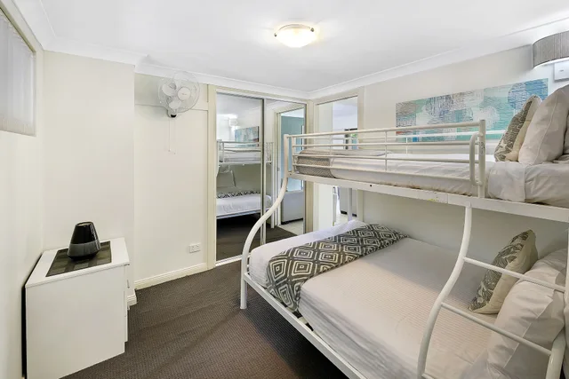 2 Bedrooms, Spa, Apartment, 2 Double and Twin Beds، Smugglers On the Beach Korora 2/4