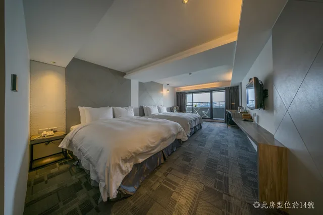 Room, Quadruple, Balcony, Watermark Hotel-The Harbour 1/1