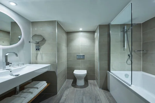 غرفة قياسية بسرير مزدوج، Manchester Marriott Victoria And Albert Hotel 3/4