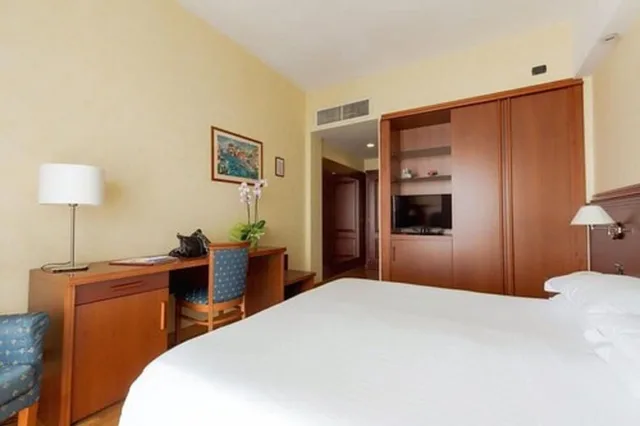 غرفة سوبيريور بسرير مزدوج أو سريرين منفصلين بإطلالة على البحر، Hotel Nettuno 2/3